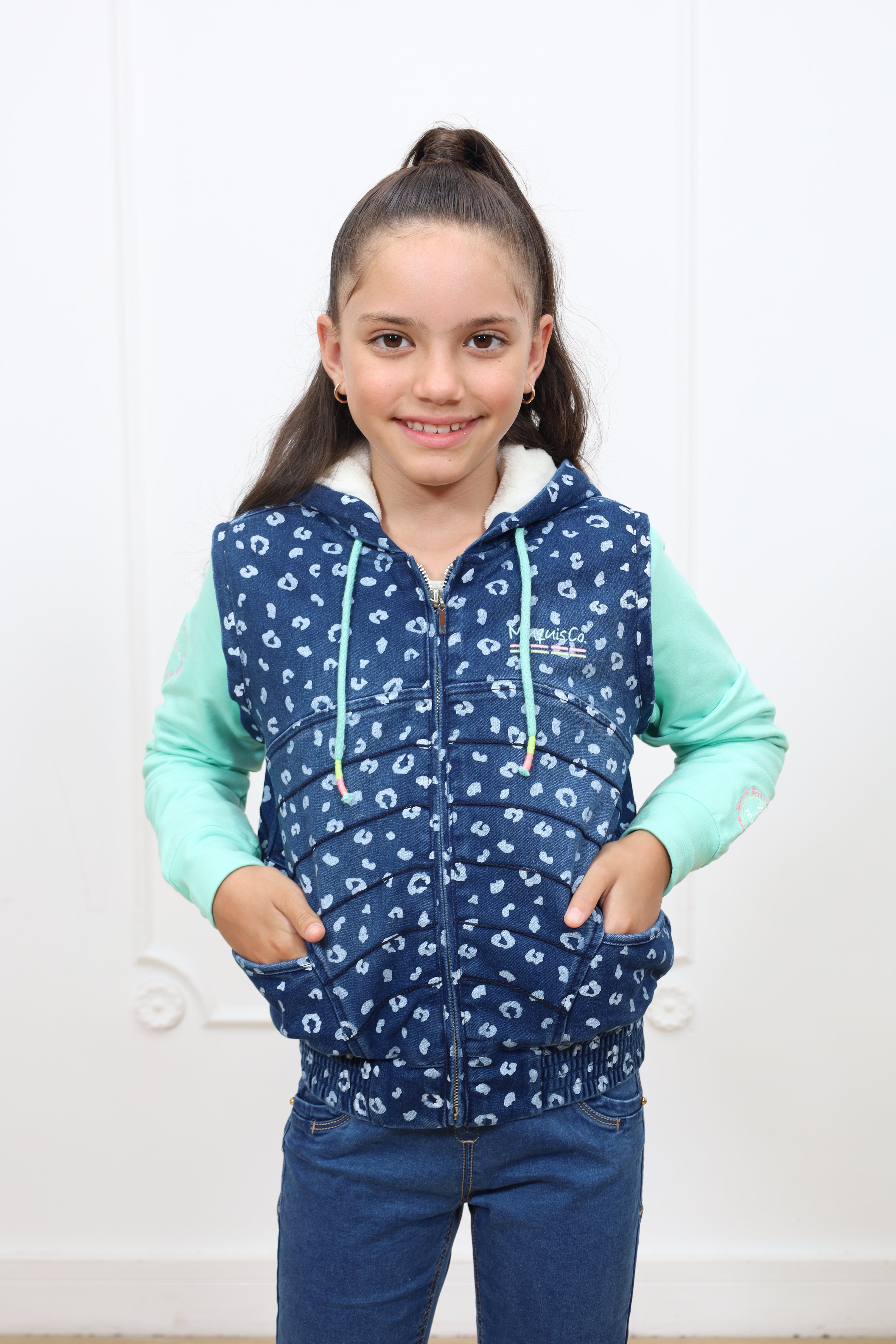 Casaca french terry indigo estampado Ariel con forro micropolar